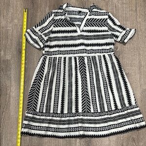 Black and White A-Line Casual Dress with Raglan Sleeves